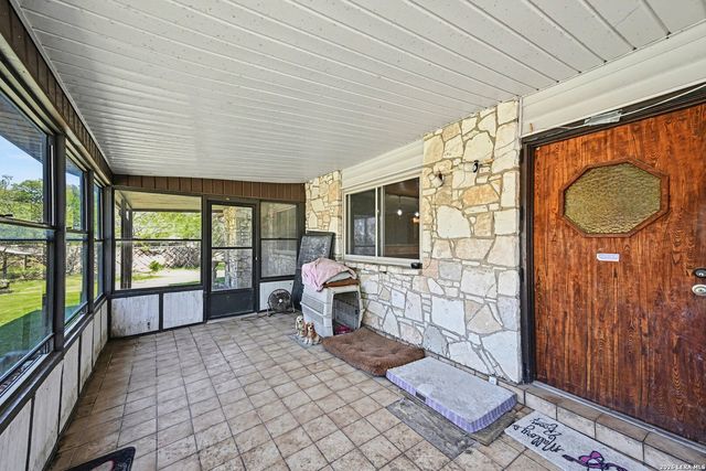 9803 SAXET DR, Boerne, TX 78006