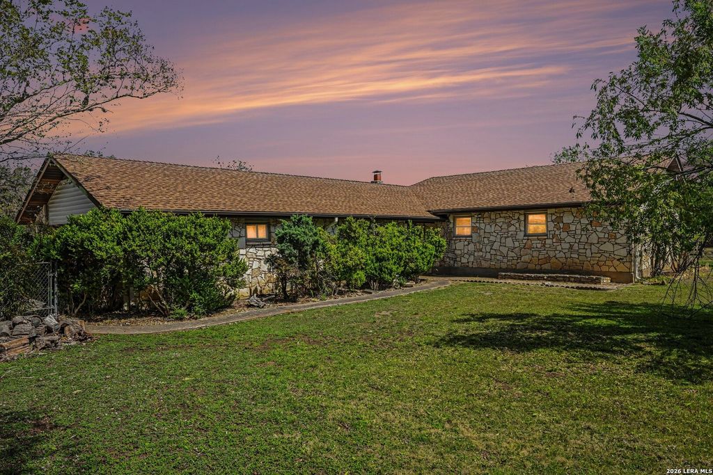 9803 SAXET DR, Boerne, TX 78006