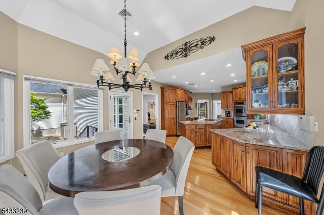 15 Daro Ct, Montville Twp., NJ 07045