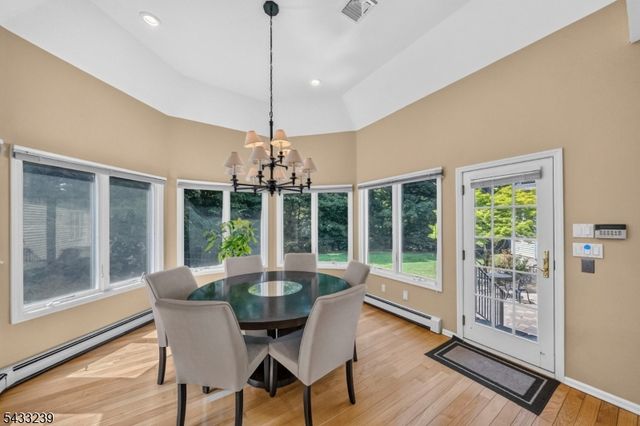 15 Daro Ct, Montville Twp., NJ 07045