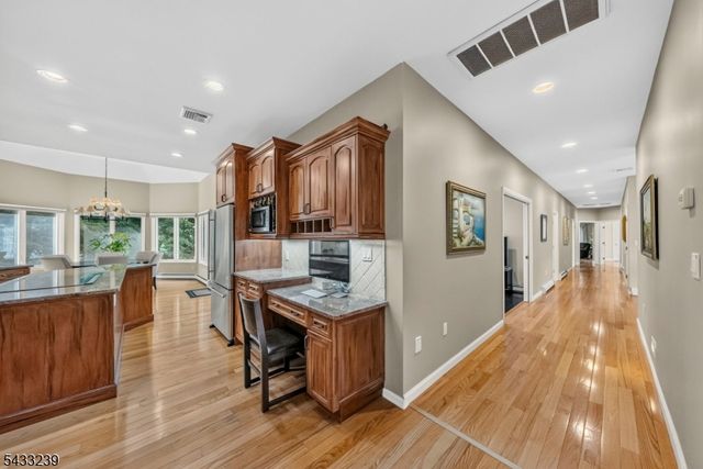 15 Daro Ct, Montville Twp., NJ 07045