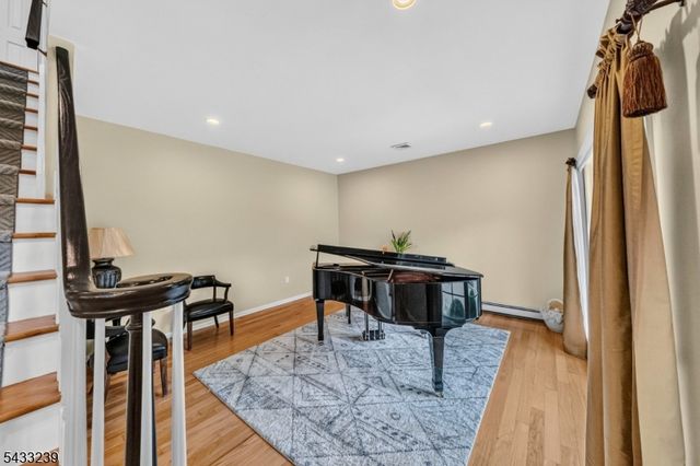 15 Daro Ct, Montville Twp., NJ 07045