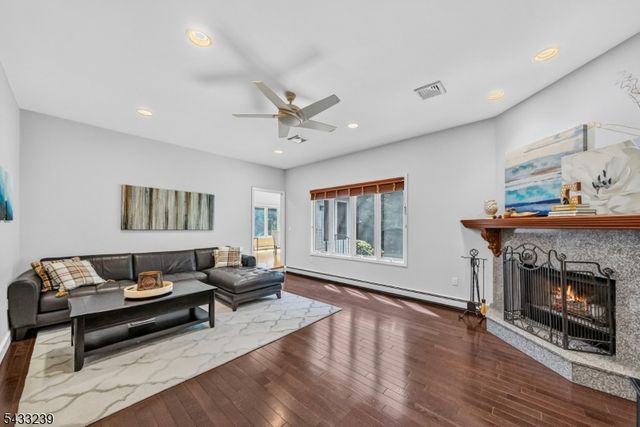15 Daro Ct, Montville Twp., NJ 07045