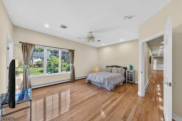 15 Daro Ct, Montville Twp., NJ 07045