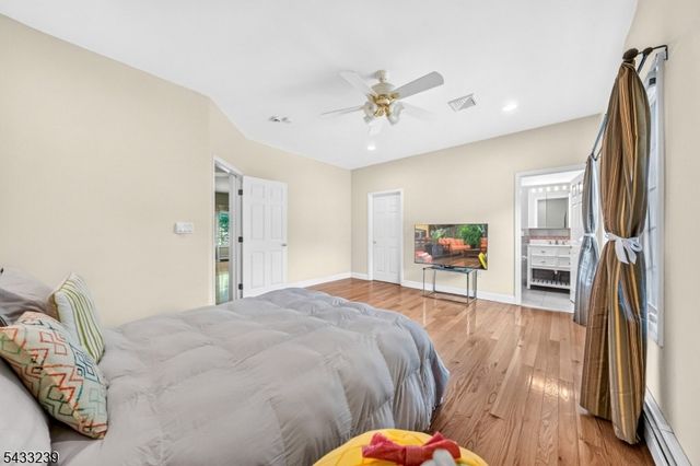 15 Daro Ct, Montville Twp., NJ 07045