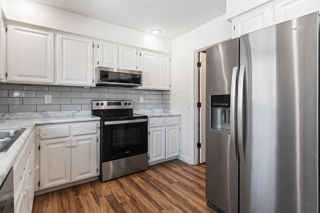 2965 E Belmont Street, Springfield, MO 65802