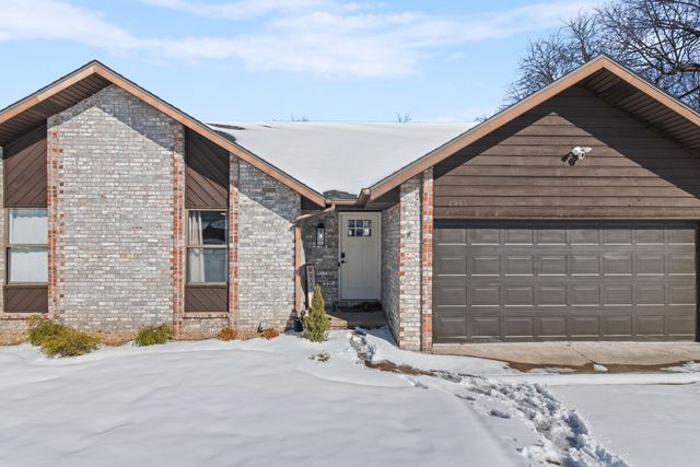 2965 E Belmont Street, Springfield, MO 65802