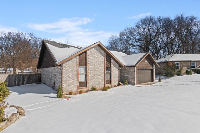 2965 E Belmont Street, Springfield, MO 65802