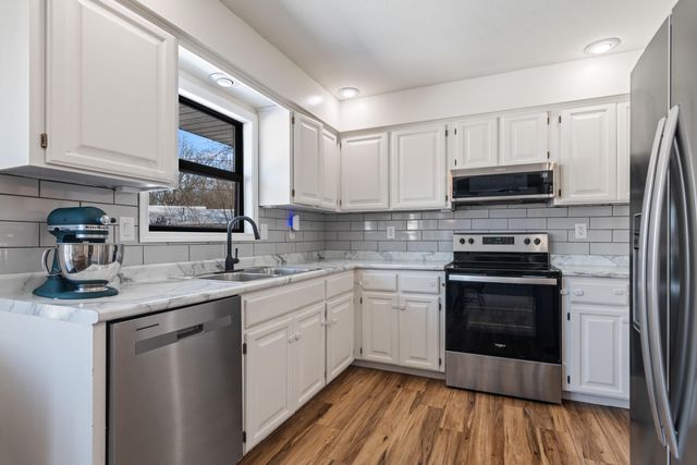 2965 E Belmont Street, Springfield, MO 65802