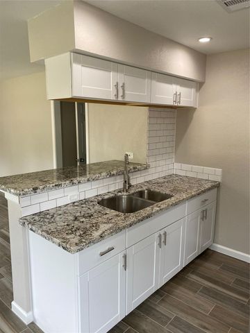 2922 Randolph Road, Pasadena, TX 77503