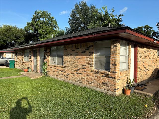 2922 Randolph Road, Pasadena, TX 77503