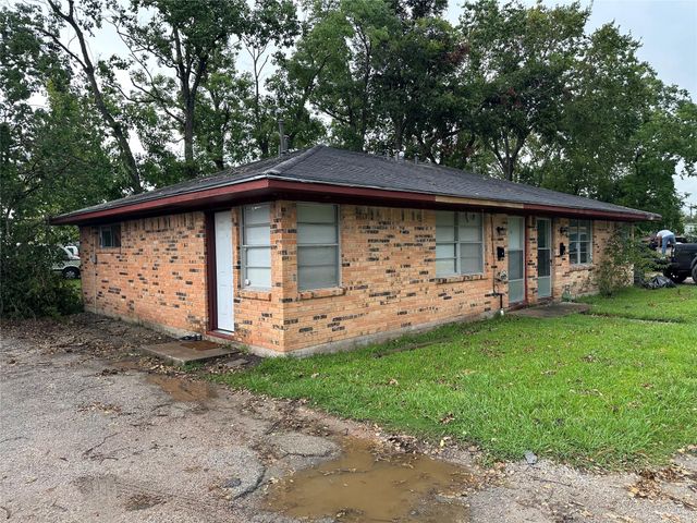 2922 Randolph Road, Pasadena, TX 77503