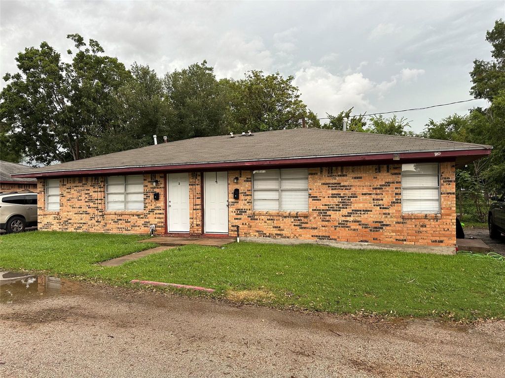 2922 Randolph Road, Pasadena, TX 77503