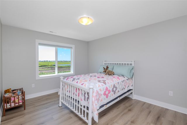 3144 Lakeview Drive SE, Altoona, IA 50009