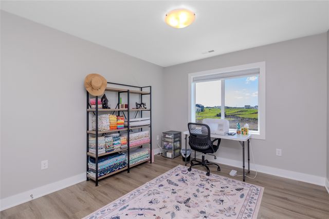 3144 Lakeview Drive SE, Altoona, IA 50009