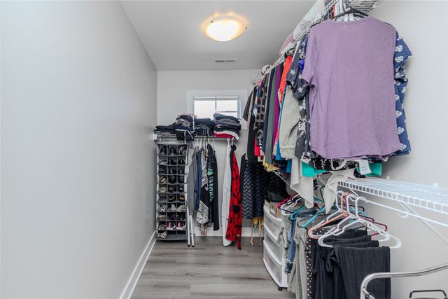 3144 Lakeview Drive SE, Altoona, IA 50009