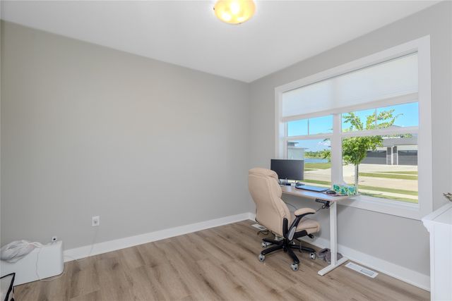3144 Lakeview Drive SE, Altoona, IA 50009