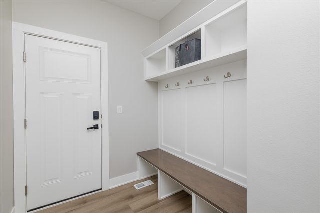 3144 Lakeview Drive SE, Altoona, IA 50009