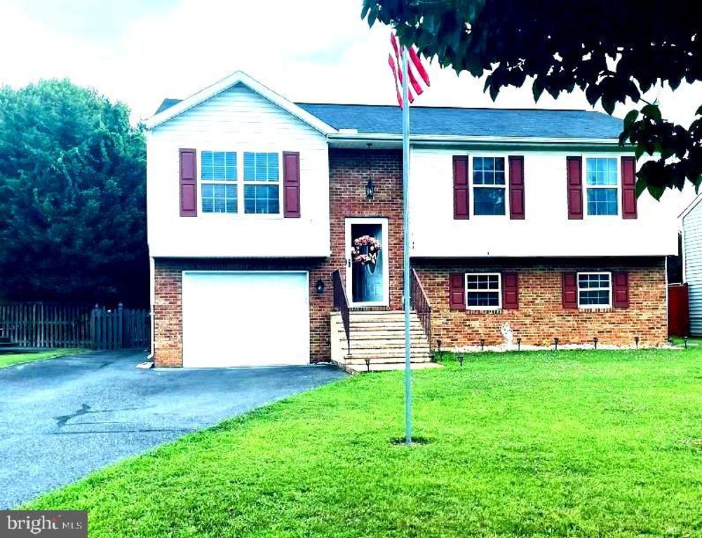 1033 KASINOF AVE, Hagerstown, MD 21742