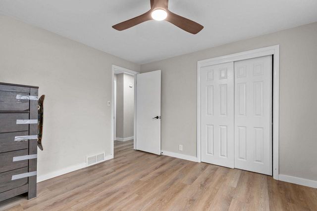 2007 S GLADYS AVENUE, Appleton, WI 54915