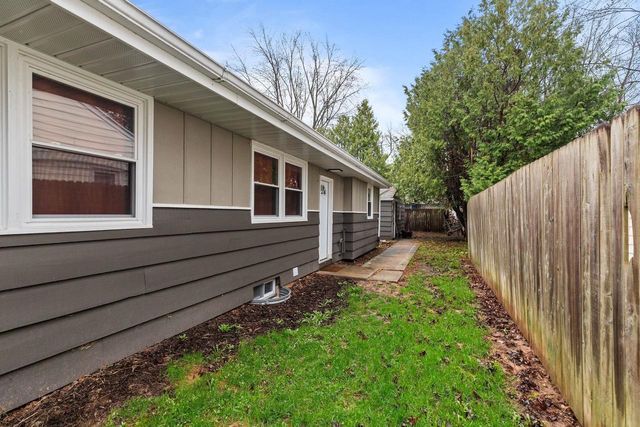 2007 S GLADYS AVENUE, Appleton, WI 54915