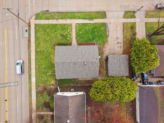 2007 S GLADYS AVENUE, Appleton, WI 54915