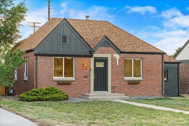 3235 Albion Street, Denver, CO 80207