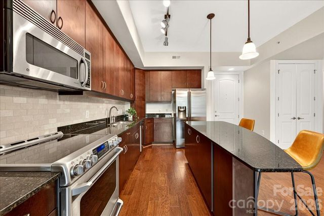 4625 Piedmont Row Drive 316, Charlotte, NC 28210