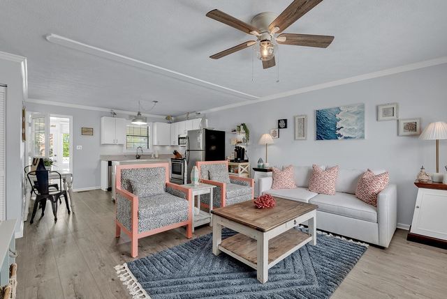 611 B 3rd Ave. S, North Myrtle Beach, SC 29582