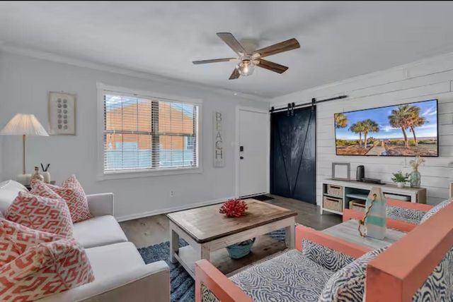 611 B 3rd Ave. S, North Myrtle Beach, SC 29582