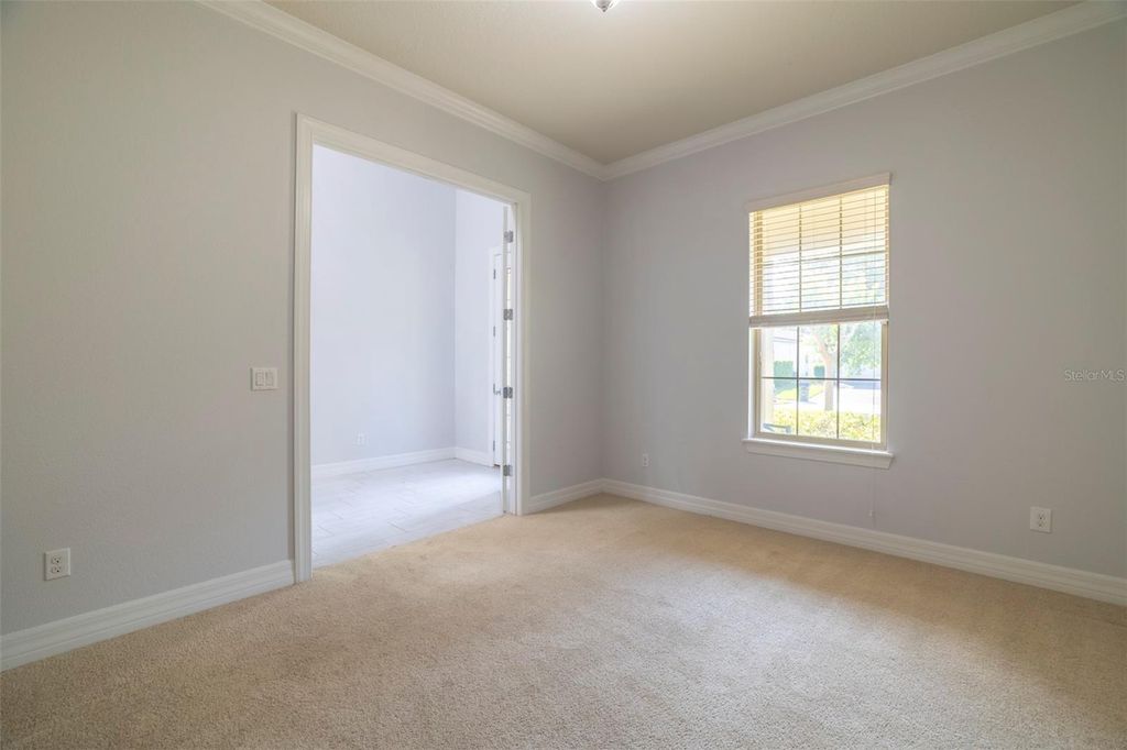 Image 15 of property listing at 10950 CITRON OAKS DRIVE, Orlando, FL 32836