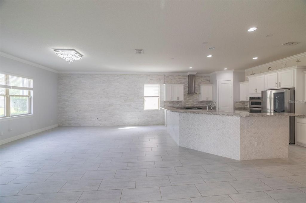 Image 20 of property listing at 10950 CITRON OAKS DRIVE, Orlando, FL 32836