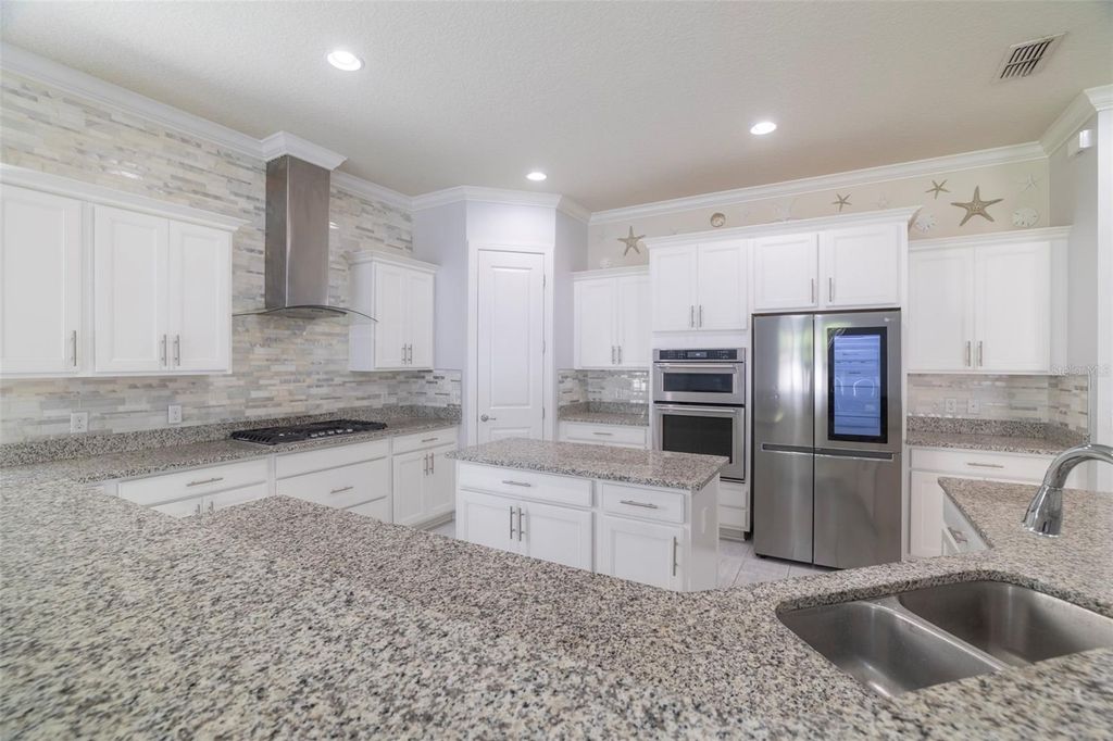 Image 21 of property listing at 10950 CITRON OAKS DRIVE, Orlando, FL 32836