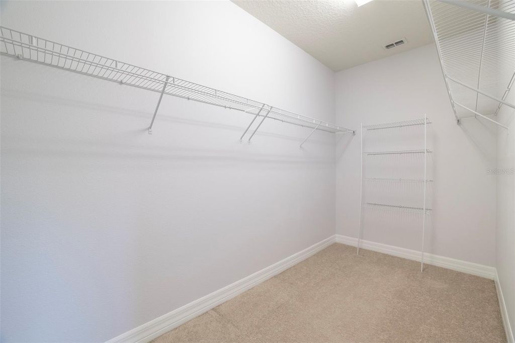 Image 28 of property listing at 10950 CITRON OAKS DRIVE, Orlando, FL 32836