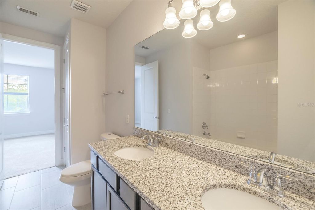 Image 36 of property listing at 10950 CITRON OAKS DRIVE, Orlando, FL 32836