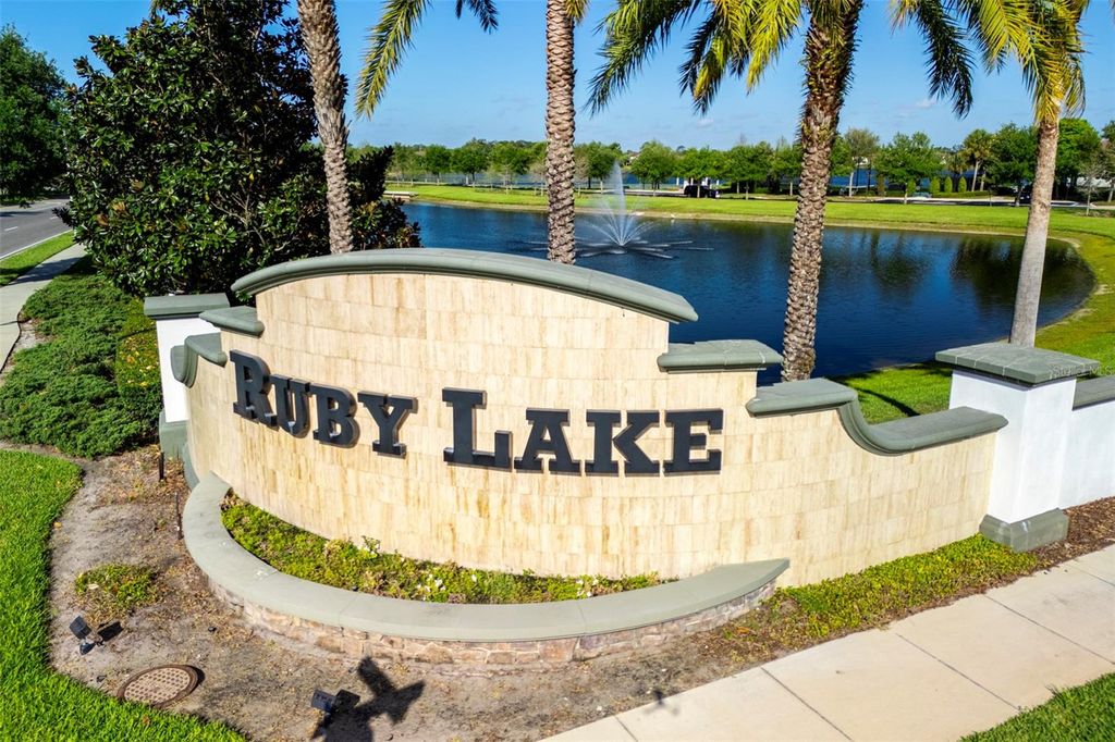 Image 38 of property listing at 10950 CITRON OAKS DRIVE, Orlando, FL 32836