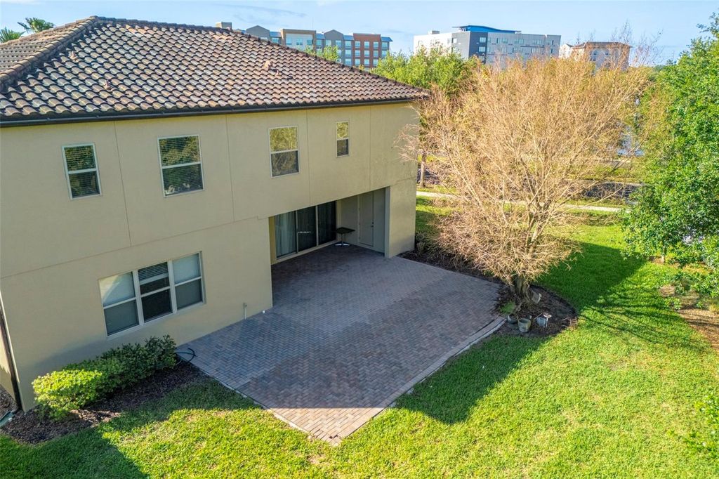 Image 5 of property listing at 10950 CITRON OAKS DRIVE, Orlando, FL 32836