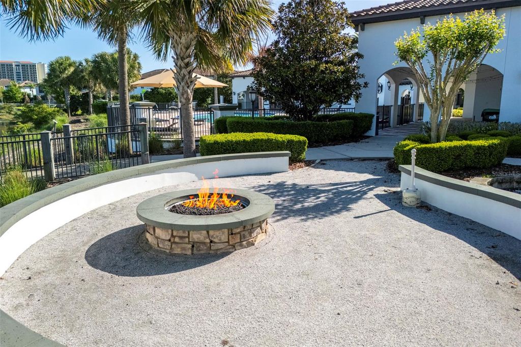 Image 41 of property listing at 10950 CITRON OAKS DRIVE, Orlando, FL 32836