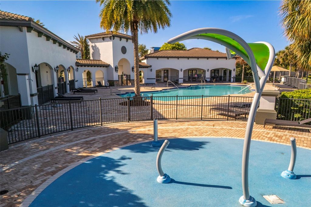 Image 42 of property listing at 10950 CITRON OAKS DRIVE, Orlando, FL 32836