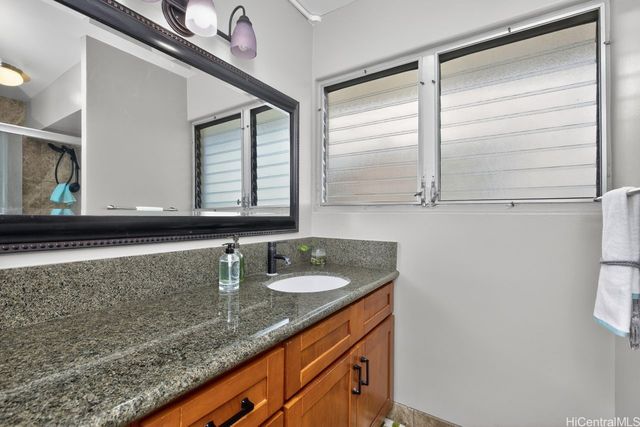 98-703 Iho Place 1-901, Aiea, HI 96701