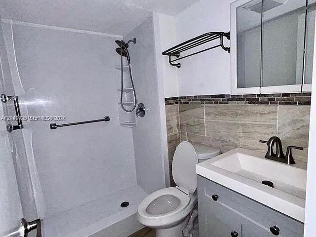 100 Berkley Rd 210, Hollywood, FL 33024