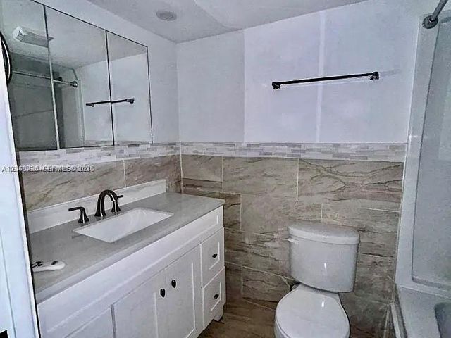 100 Berkley Rd 210, Hollywood, FL 33024