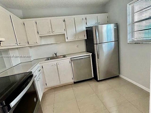100 Berkley Rd 210, Hollywood, FL 33024