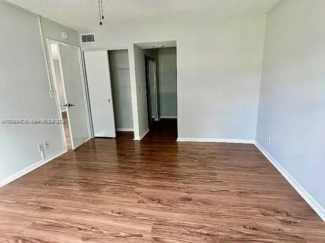 100 Berkley Rd 210, Hollywood, FL 33024