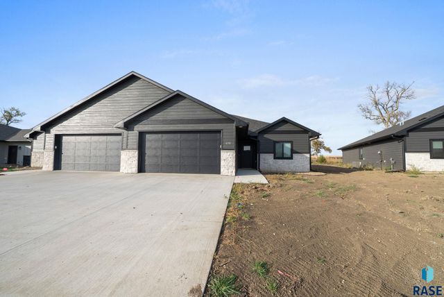 638 Harter Dr Drive, Madison, SD 57042