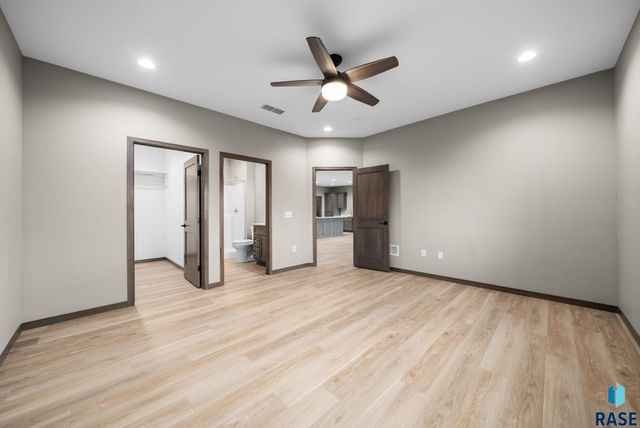 638 Harter Dr Drive, Madison, SD 57042