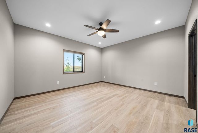 638 Harter Dr Drive, Madison, SD 57042