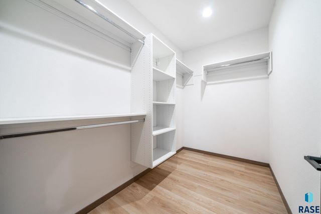 638 Harter Dr Drive, Madison, SD 57042