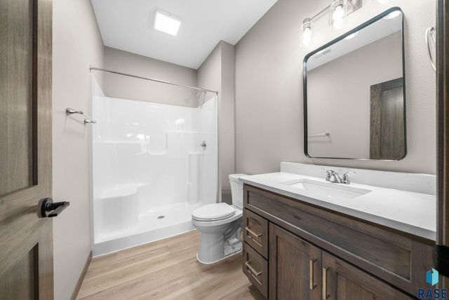 638 Harter Dr Drive, Madison, SD 57042