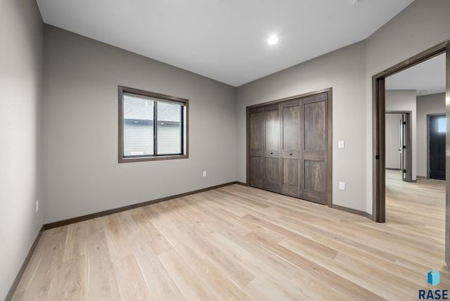 638 Harter Dr Drive, Madison, SD 57042